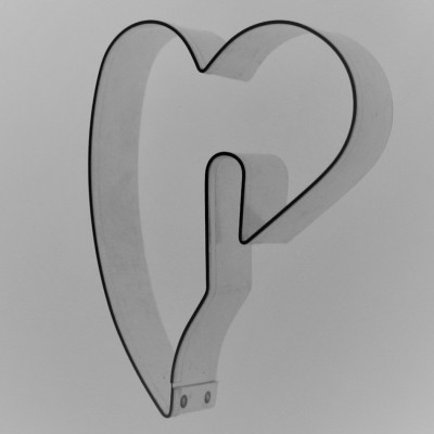 Srdce šikmé na hrníček - kovová vykrajovačka