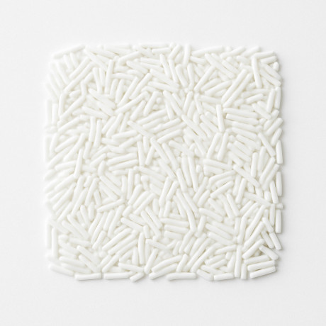 Cukrový posyp bílé tyčinky – jemné zdobení 50 g | svěží bílá na dorty